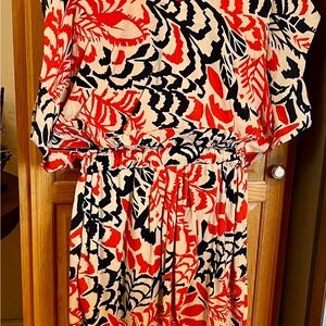 Taylor , size 8 Red and Black Abstract Dress, gorgeous, excellent condition
